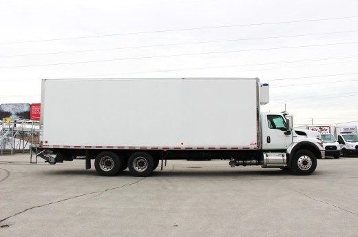 29.5' Arctik™ Truck body on International HV607