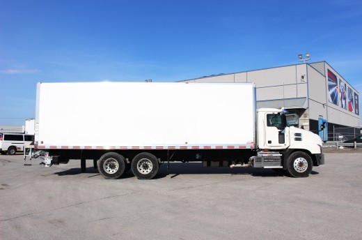 28' Classik™ Truck body on Mack Anthem