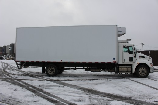 Boîte Frioᴹᴰ 26' sur Kenworth T370