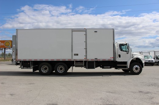 26' Classik™ Truck body on Freightliner M2-106
