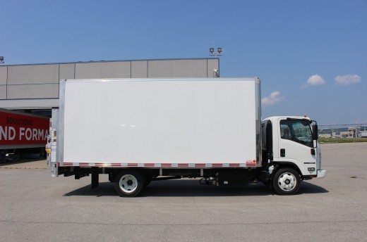 Boîte Classikᴹᴰ 18' sur Isuzu NRR