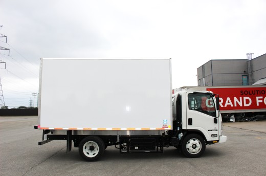 13.5' Frio™ Truck body on Isuzu NRR