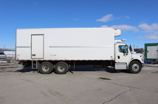 26' Frio™ Truck body on Freightliner M2