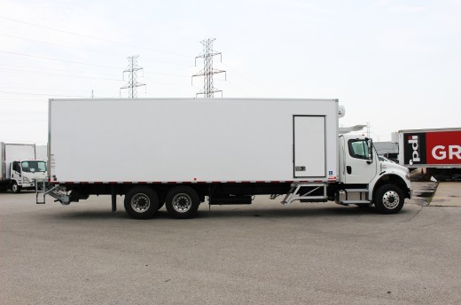 29.25' Frio™ Truck body on Freightliner M2-106