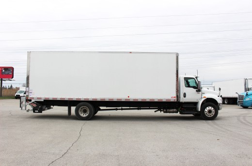 28' X-Treme™ Truck body on International MV607