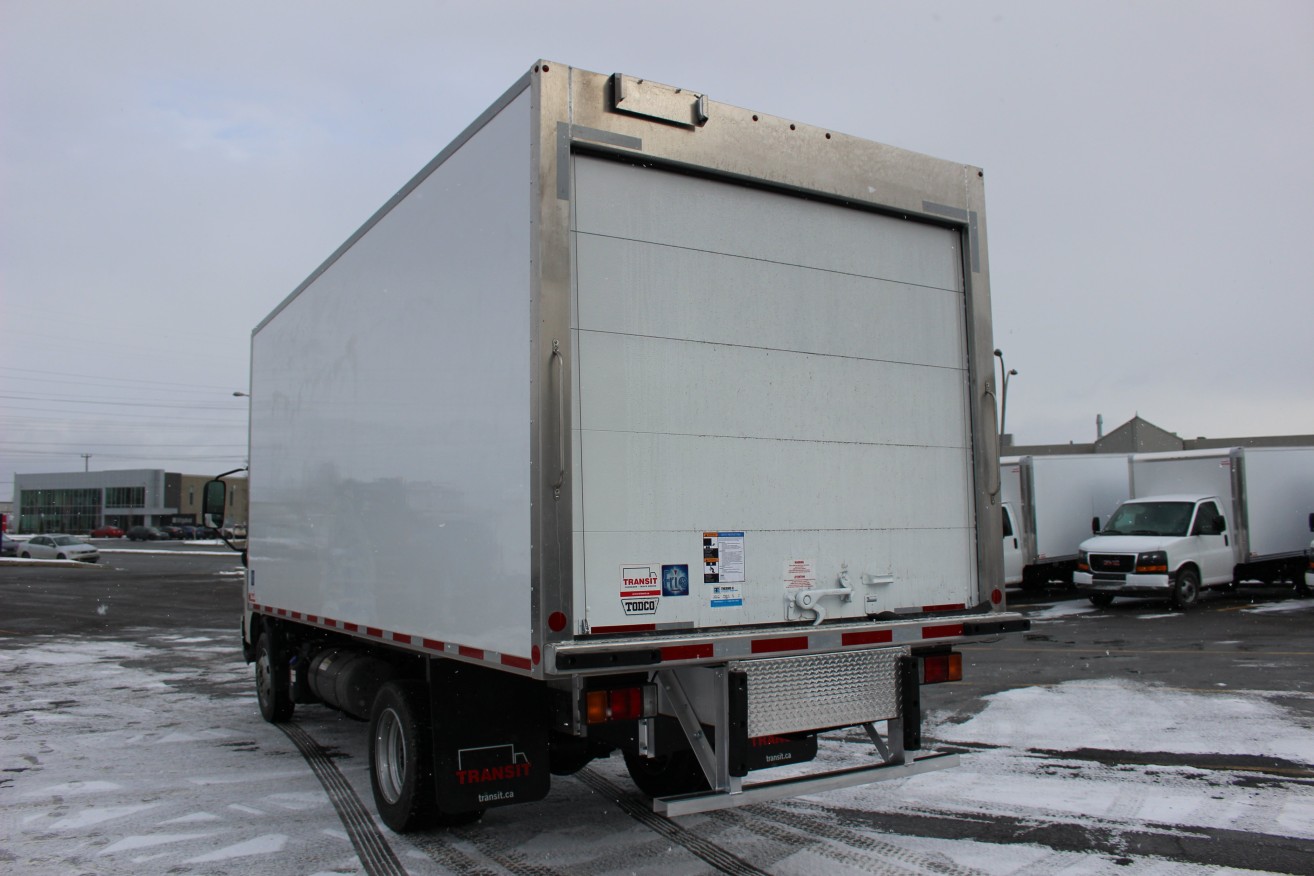 18' Frio™ Truck body on Hino 195