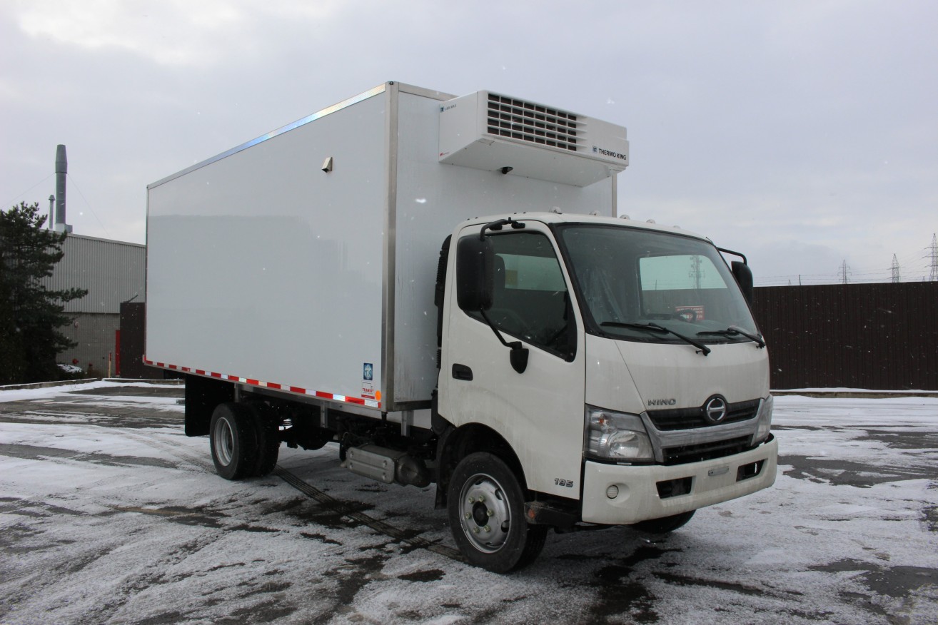 18' Frio™ Truck body on Hino 195