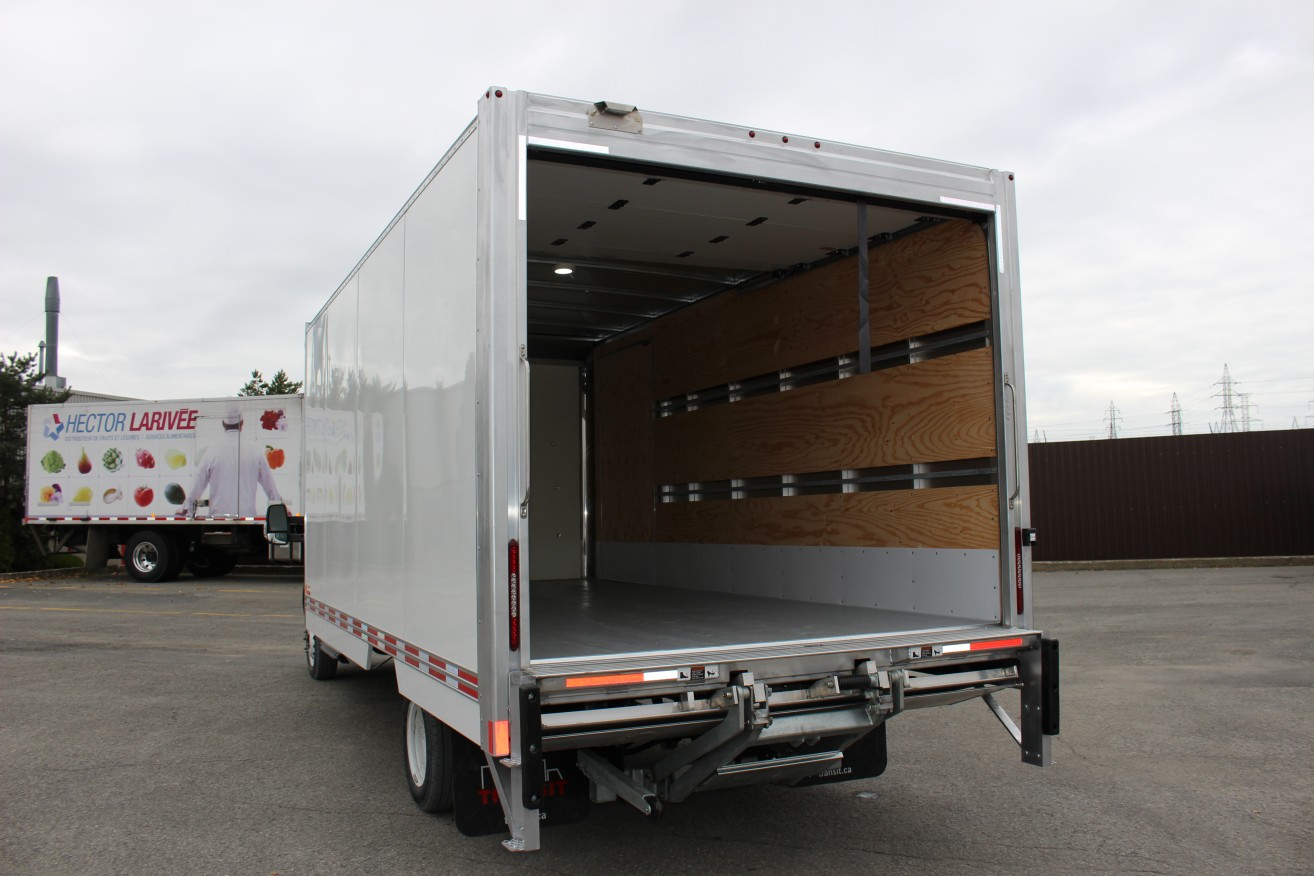 Boîte Classikᴹᴰ 16' sur Ford T350
