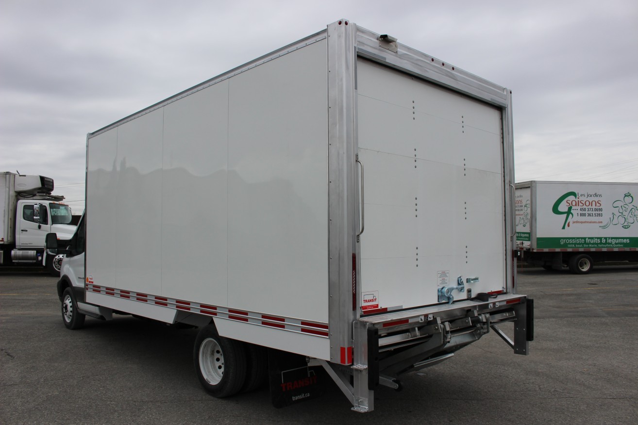 Boîte Classikᴹᴰ 16' sur Ford T350
