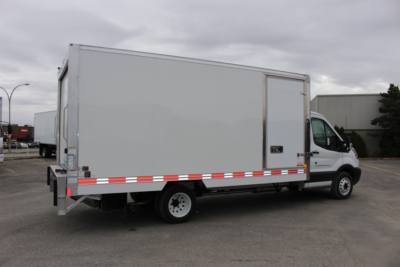 Boîte Classikᴹᴰ 16' sur Ford T350