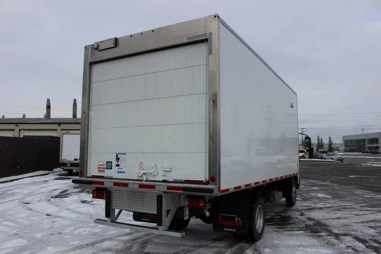 18' Frio™ Truck body on Hino 195