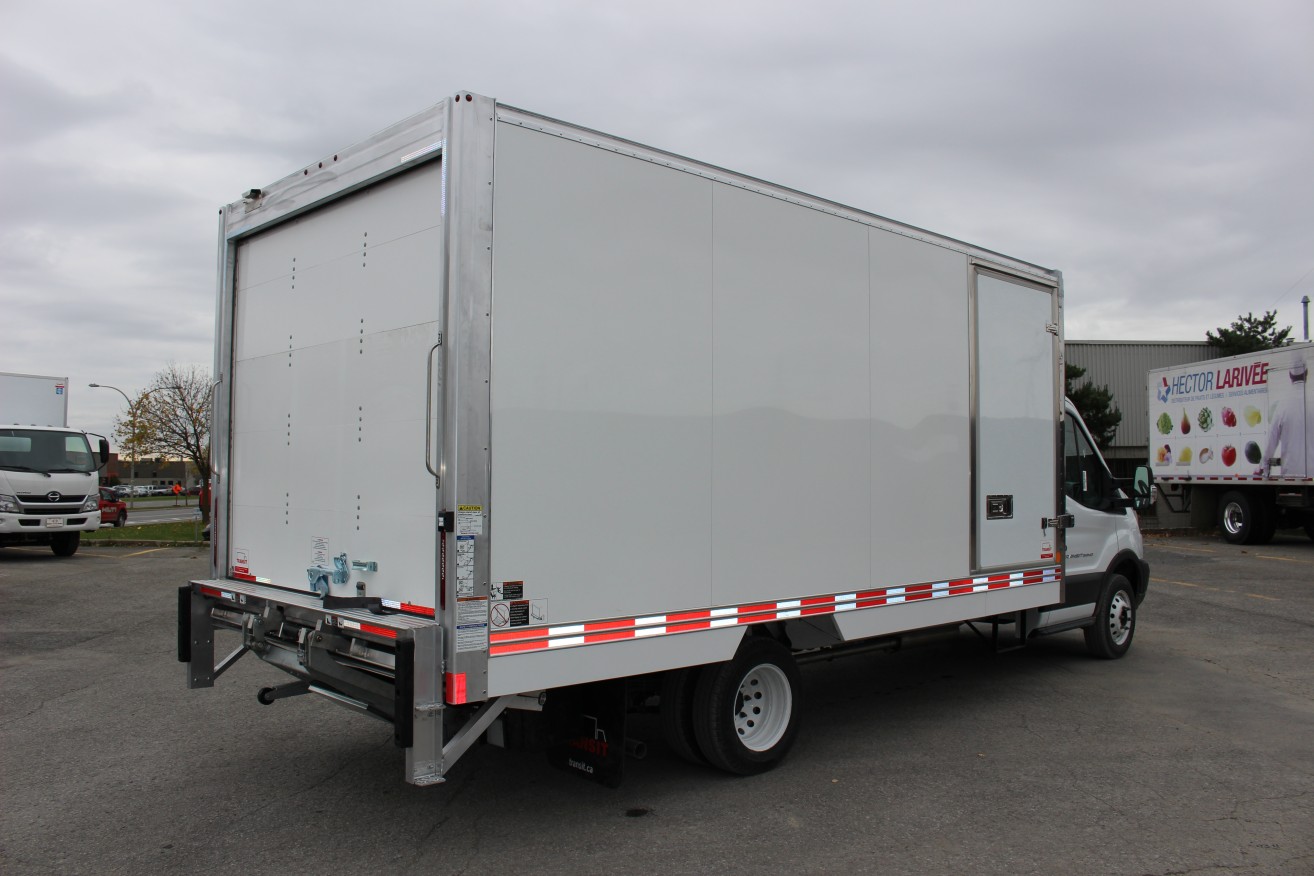 Boîte Classikᴹᴰ 16' sur Ford T350