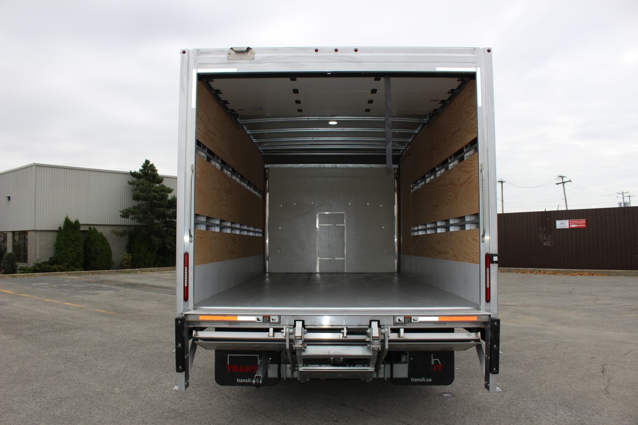 Boîte Classikᴹᴰ 16' sur Ford T350